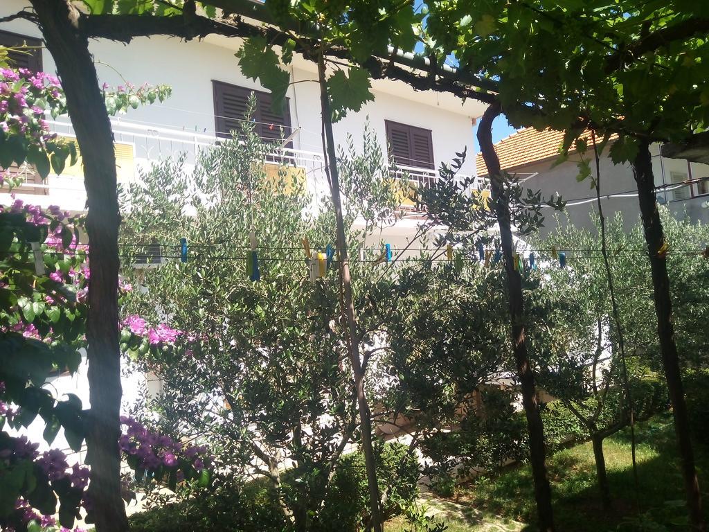 Bond With Private Parking Apartment Zadar Bagian luar foto