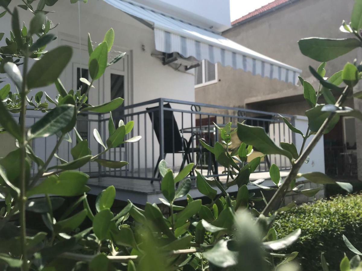 Bond With Private Parking Apartment Zadar Bagian luar foto